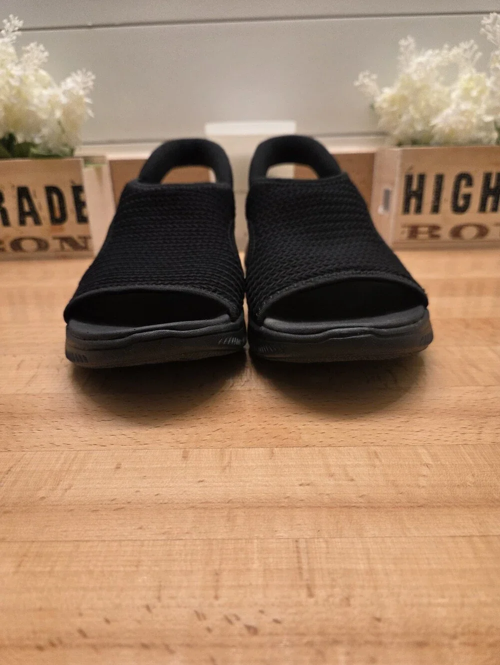 Skechers Hands Free Slip-ins: Summits - Sweetly Evolved Black Sandals Womens 11